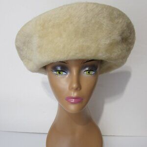 Lyndhurst Original Musketeer Hat Vintage Ivory Faux Fur Soft Austria